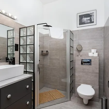 Old Town Spacious By Bookinghost *