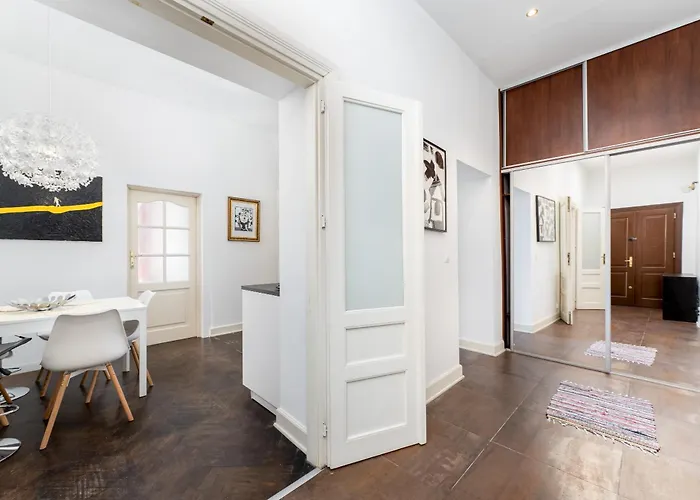 شقة Old Town Spacious By Bookinghost *