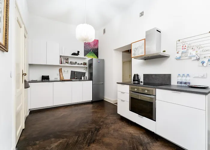 Old Town Spacious By Bookinghost